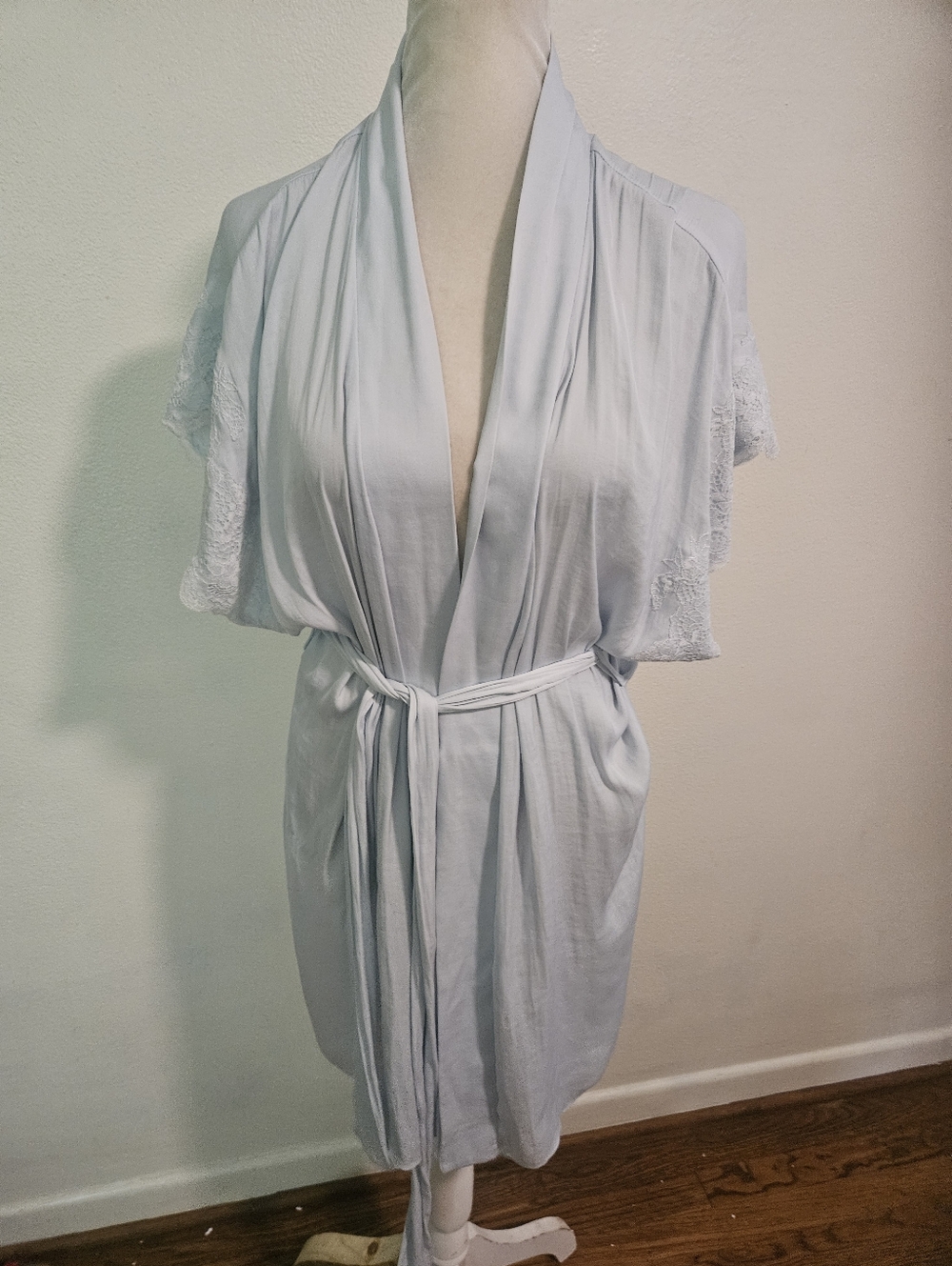 Natori Pale Blue Lace-Trim Robe Xs